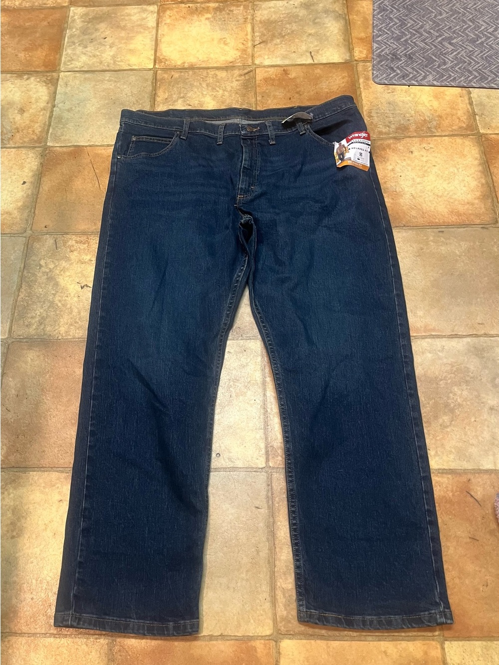 Wrangler Men's Dark Blue Relaxed Fit Jeans 44x30